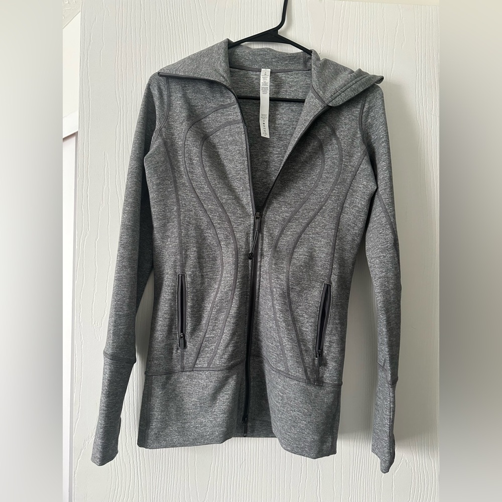 Women’s LuLu Lemon Zip Up - Size 4